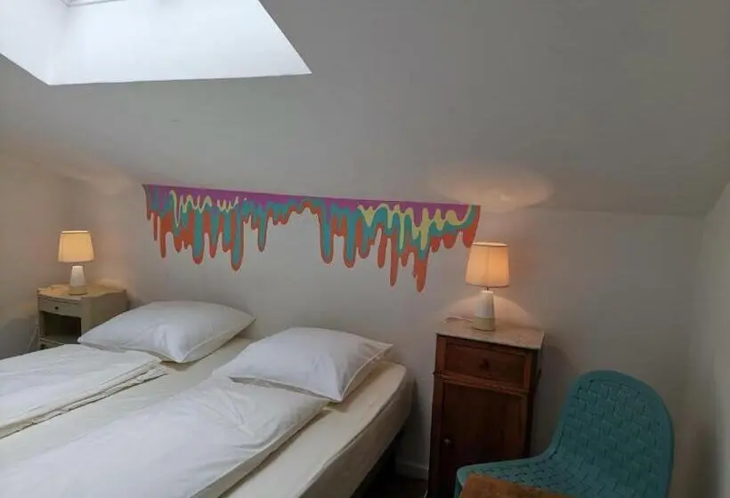 バス共有のスタンダードルーム, Cassis Hostel Les Heures Claires