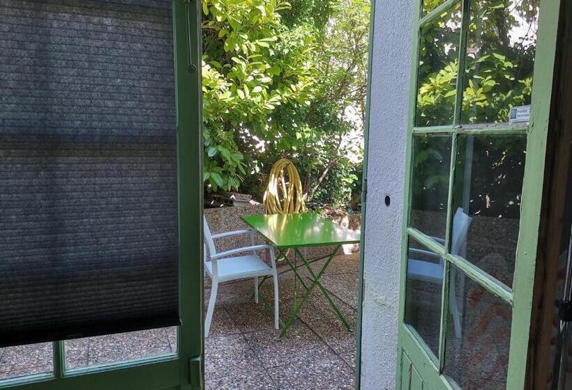 经济房, Cassis Hostel Les Heures Claires