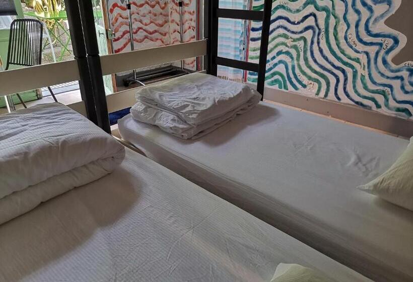 经济房, Cassis Hostel Les Heures Claires