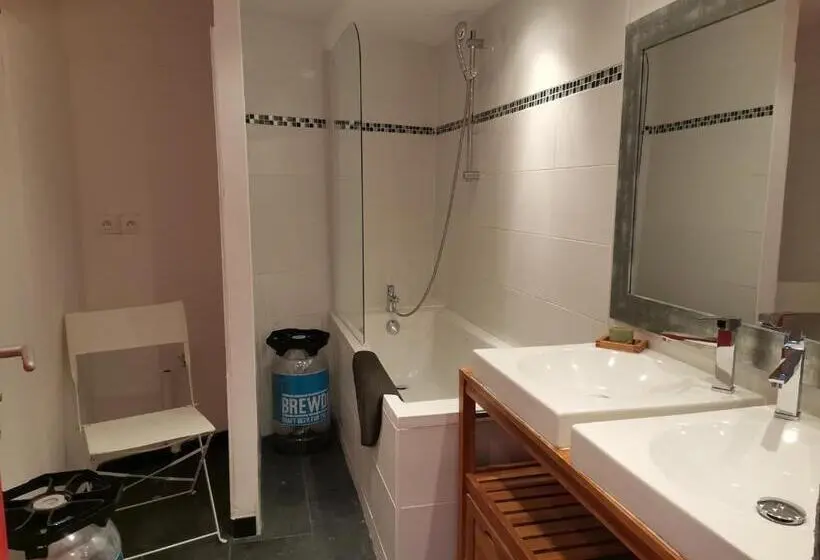 浴室共有スタンダード４人用ルーム, Cassis Hostel Les Heures Claires