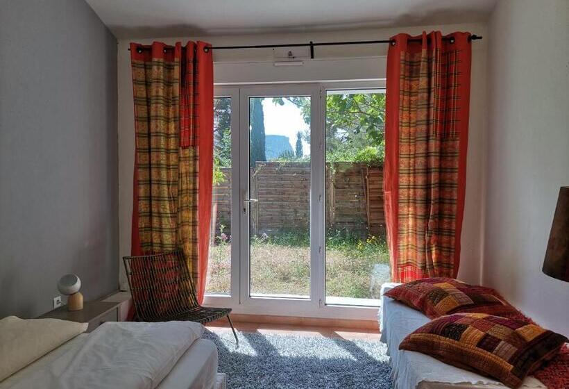 带共用浴室的标准房间, Cassis Hostel Les Heures Claires