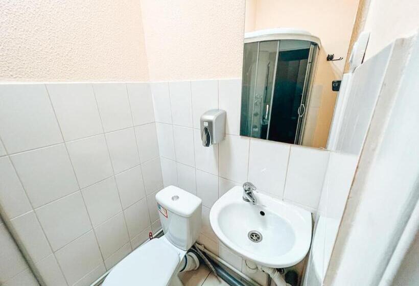 Standard Kolmen Hengen Huone, Centrooms Kropivnizkogo