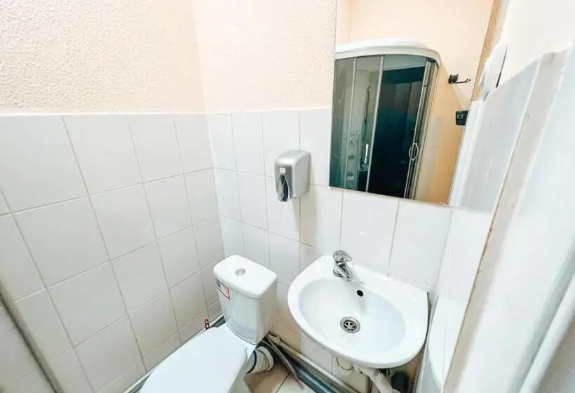 اتاق استاندارد سه نفره, Centrooms Kropivnizkogo