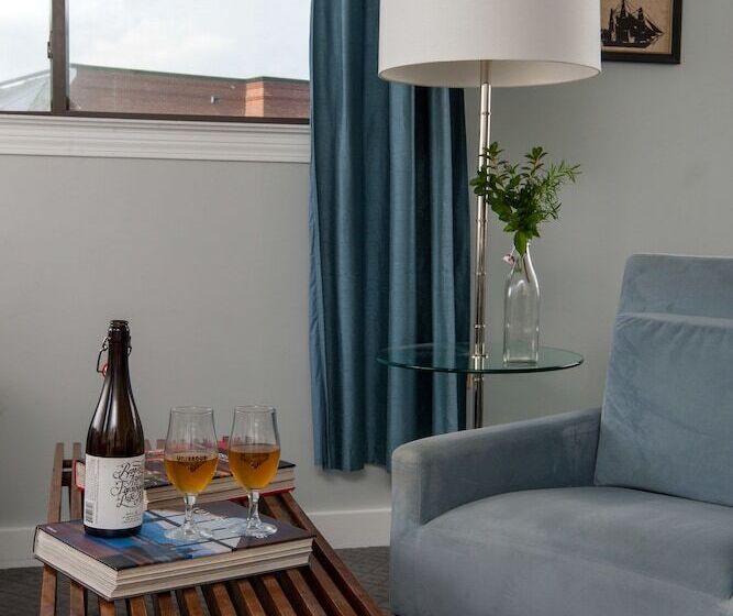 디럭스 룸, Ale House Inn