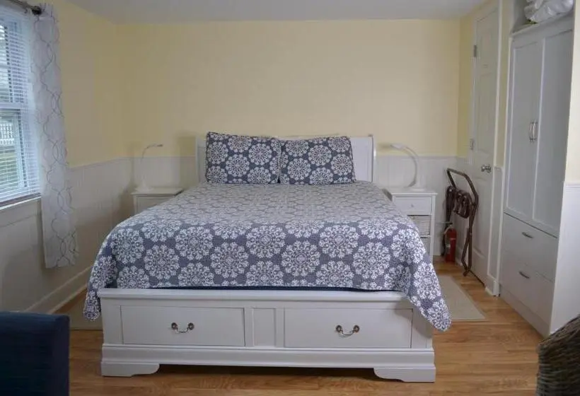 スタンダードスタジオ, Edgartown Commons Vacation Apartments