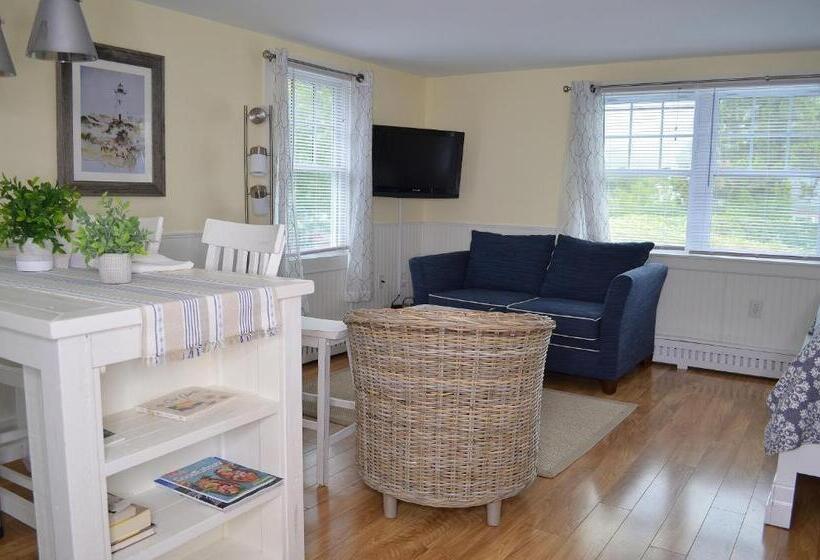 标准工作室, Edgartown Commons Vacation Apartments