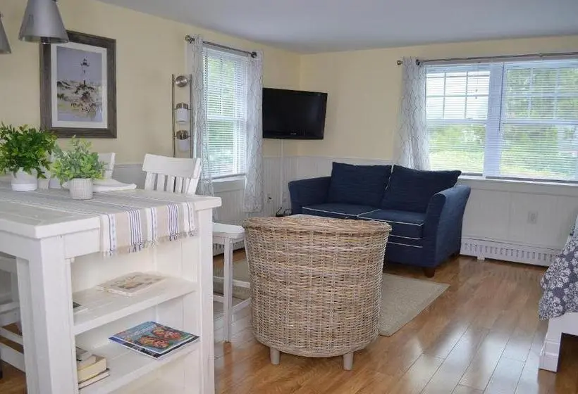 スタンダードスタジオ, Edgartown Commons Vacation Apartments
