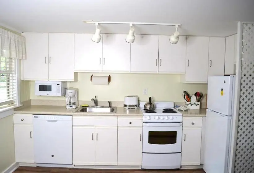 ファミリールーム, Edgartown Commons Vacation Apartments