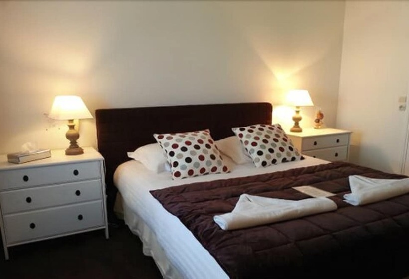 חדר סטנדרט לשלושה, L Ideal Le Mountbatten