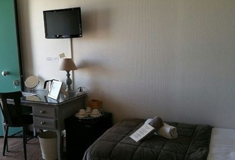 חדר סטנדרט לשלושה, L Ideal Le Mountbatten