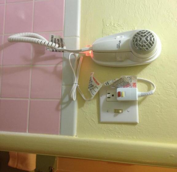 غرفة قياسية ثلاثية, Shamrock Country Inn