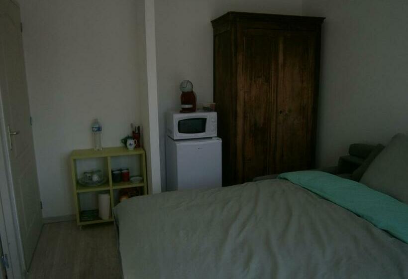 اتاق استاندارد, Chez Elisa