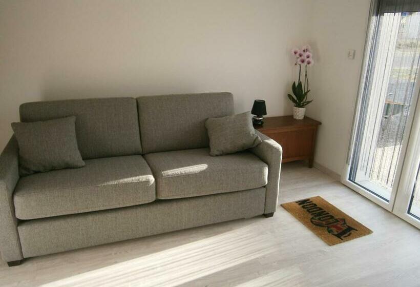 اتاق استاندارد, Chez Elisa
