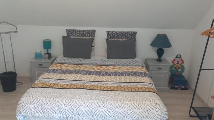 اتاق استاندارد با چشم‌انداز باغ, Chez Elisa