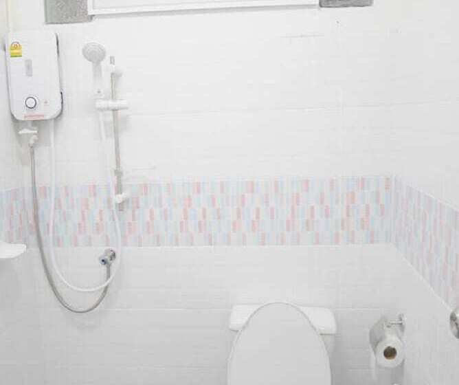 スタンダードルーム, Nawee Guesthouse Sairee