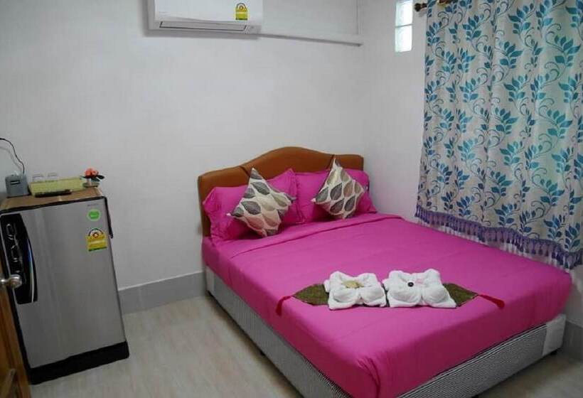 スタンダードルーム, Nawee Guesthouse Sairee