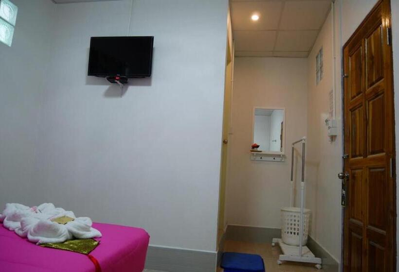 スタンダードルーム, Nawee Guesthouse Sairee