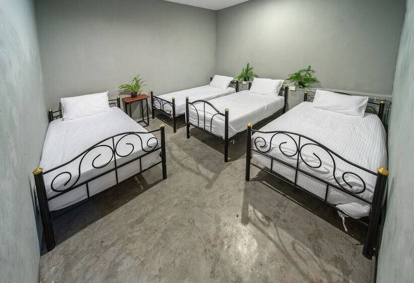 4인용 스탠다드 룸, Eclipse Hostel And Bar