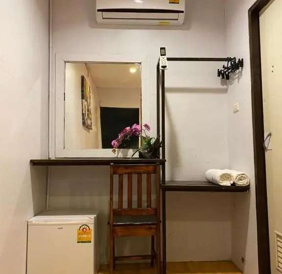 Quarto deluxe, Eclipse Hostel And Bar