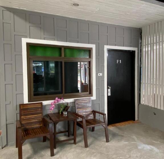 디럭스 룸, Eclipse Hostel And Bar