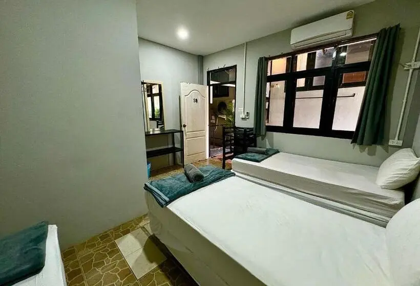 Quarto Triplo Basic, Eclipse Hostel And Bar