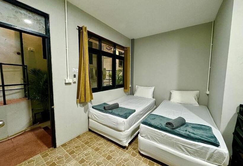 4인용 스탠다드 룸, Eclipse Hostel And Bar