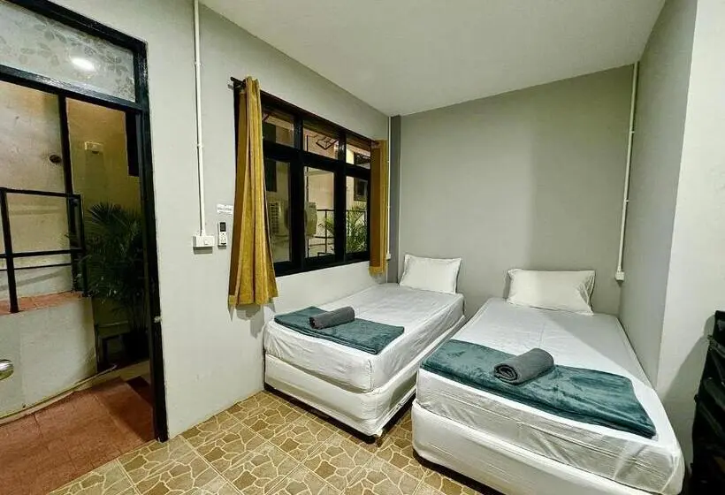 Quarto Quádruplo Standard, Eclipse Hostel And Bar