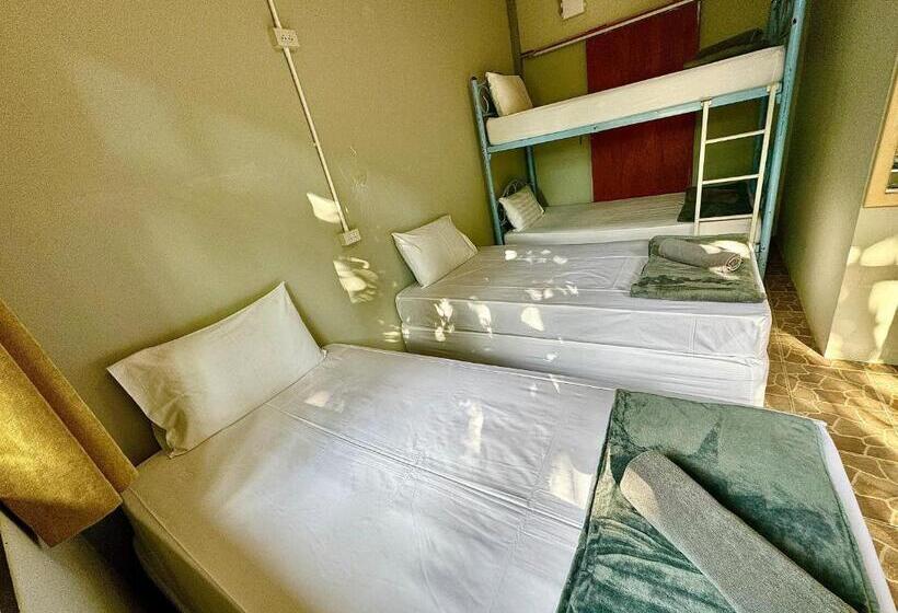 4인용 스탠다드 룸, Eclipse Hostel And Bar