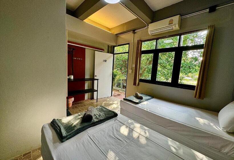 4인용 스탠다드 룸, Eclipse Hostel And Bar