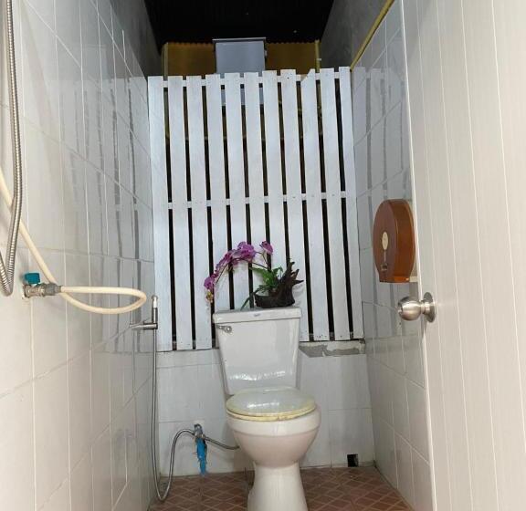 이코노미 룸, Eclipse Hostel And Bar