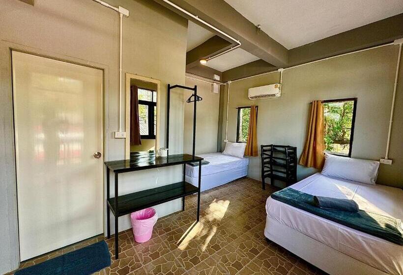 스탠다드 룸, Eclipse Hostel And Bar