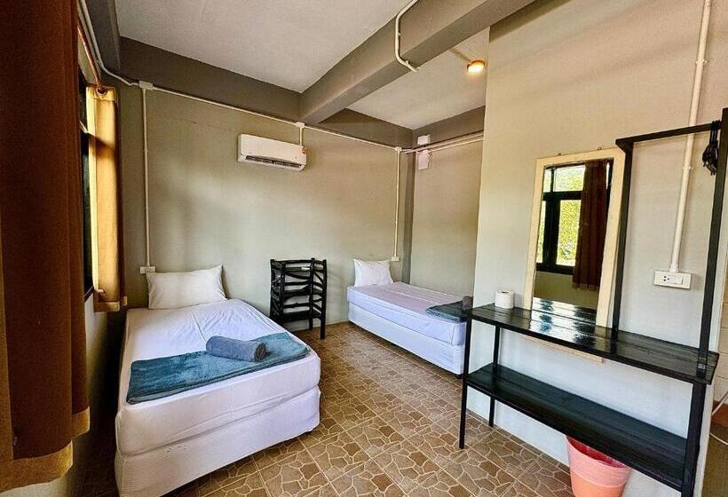 스탠다드 룸, Eclipse Hostel And Bar