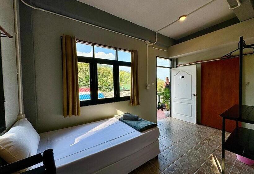 스탠다드 룸, Eclipse Hostel And Bar