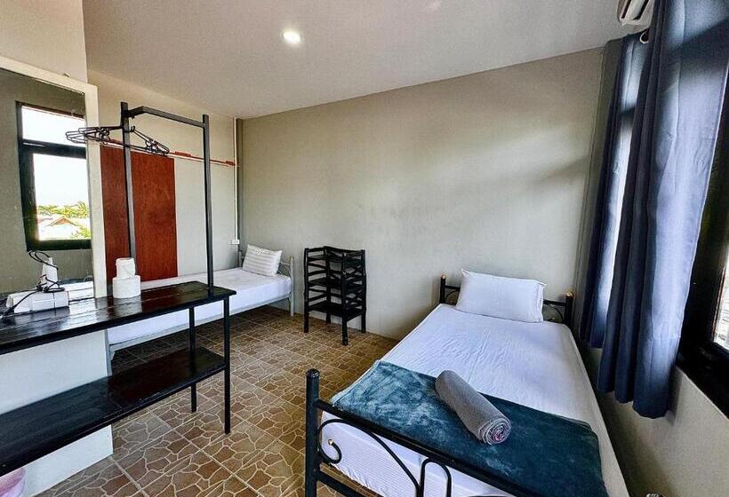 스탠다드 룸, Eclipse Hostel And Bar