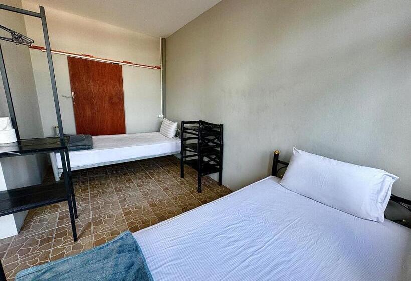 스탠다드 룸, Eclipse Hostel And Bar