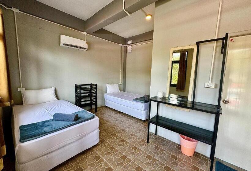 스탠다드 룸, Eclipse Hostel And Bar