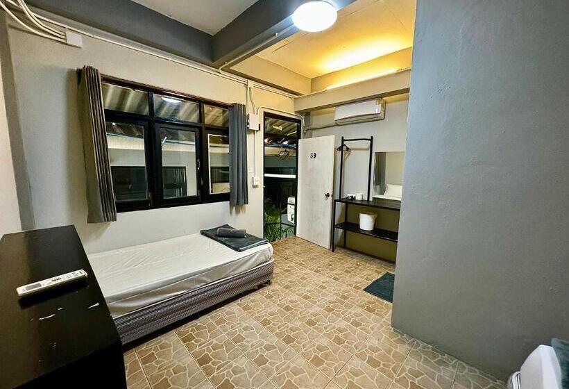 스탠다드 룸, Eclipse Hostel And Bar