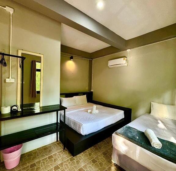 스탠다드 트리플 룸, Eclipse Hostel And Bar