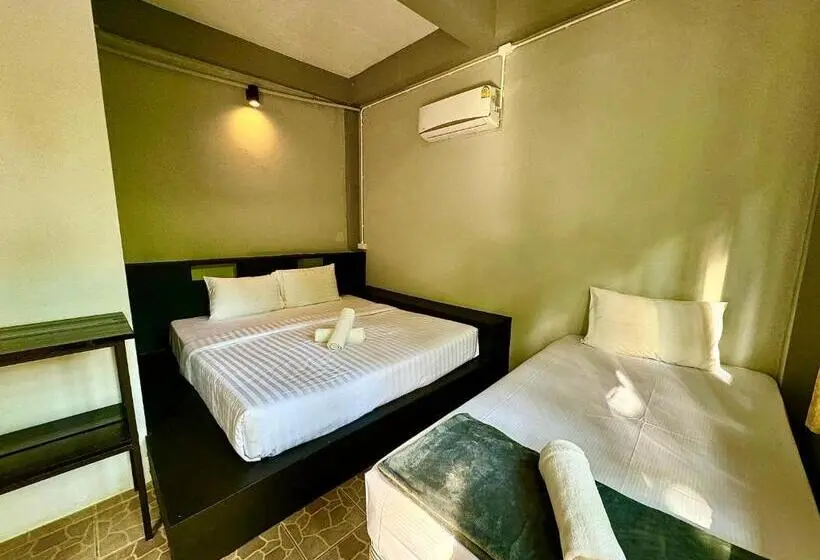 Quarto Triplo Standart, Eclipse Hostel And Bar