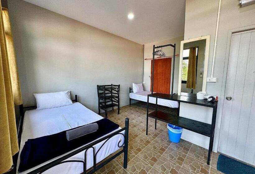 스탠다드 룸, Eclipse Hostel And Bar