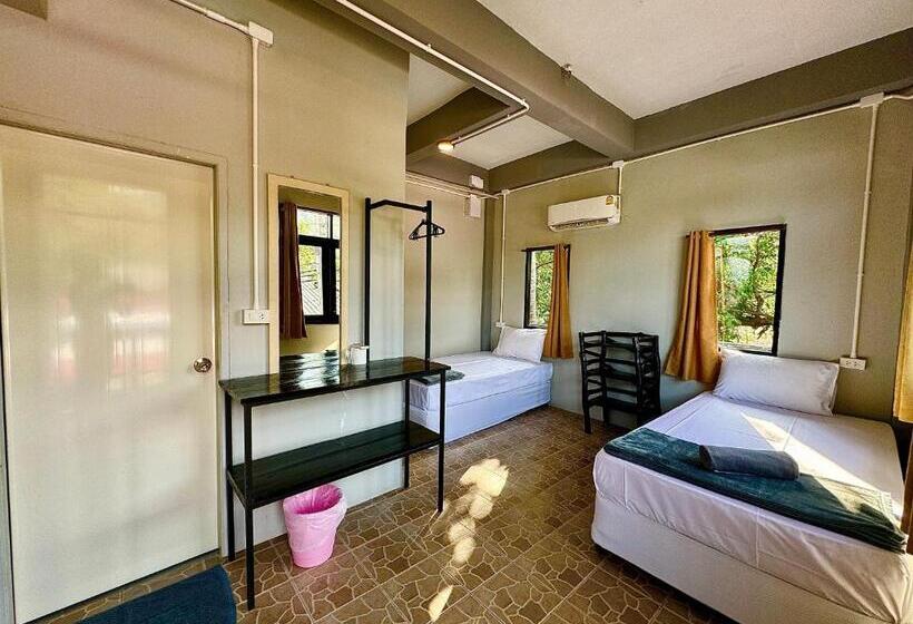 스탠다드 룸, Eclipse Hostel And Bar