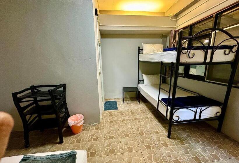 스탠다드 트리플 룸, Eclipse Hostel And Bar