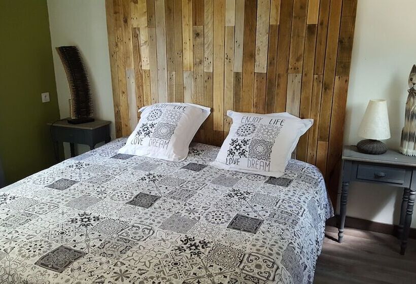 غرفة قياسية, Des Branches & Vous