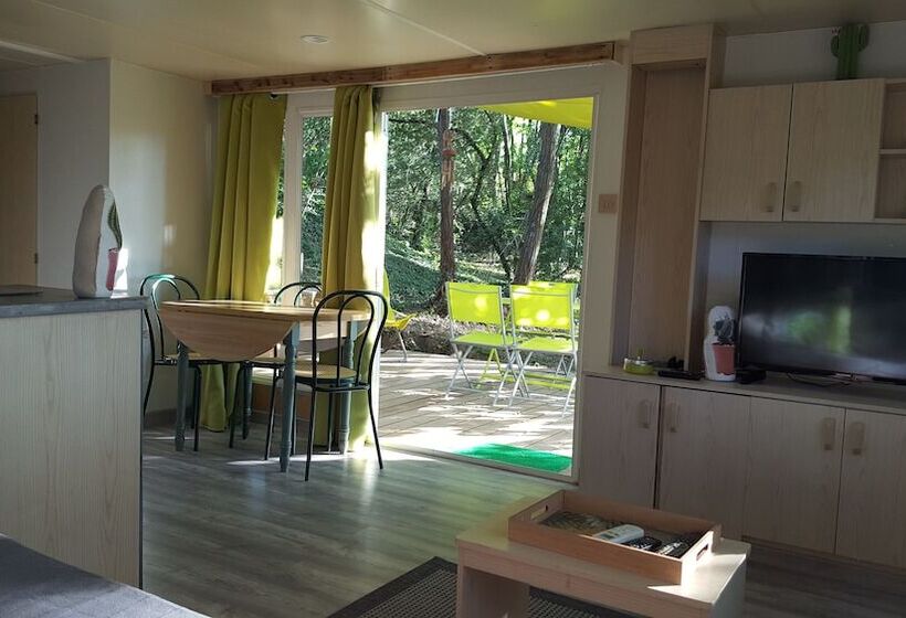 غرفة قياسية, Des Branches & Vous