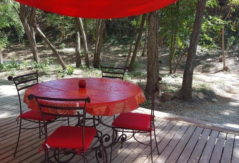 منزل غرفتين نوم, Des Branches & Vous