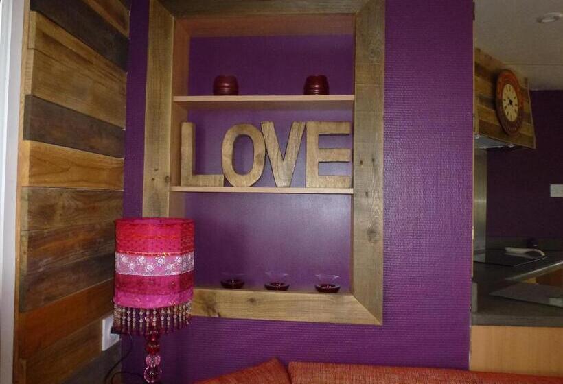 منزل غرفتين نوم, Des Branches & Vous