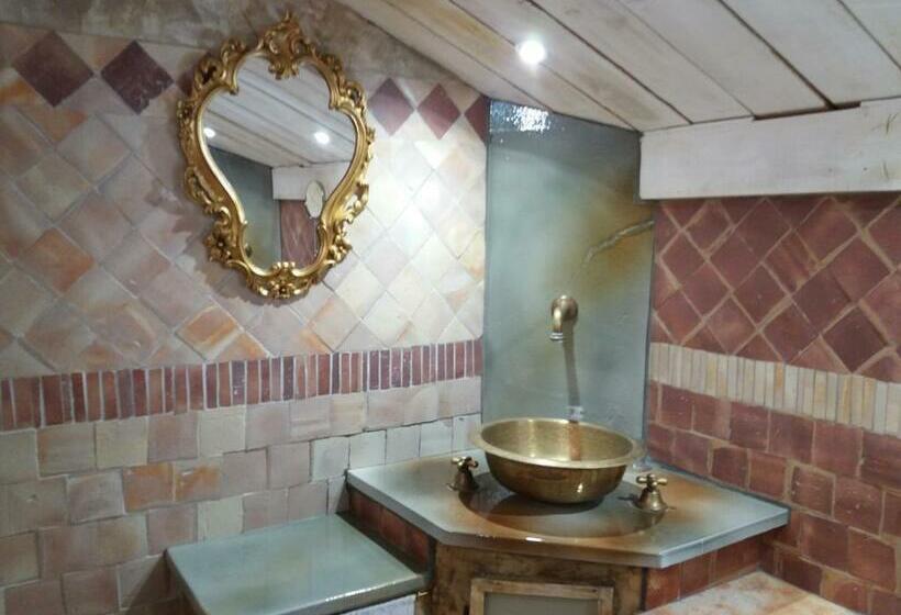 テラス付きスタンダードルーム, La Medievale Du Luberon