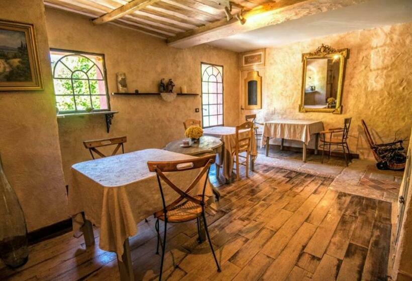Номер Стандарт с Террасой, La Medievale Du Luberon