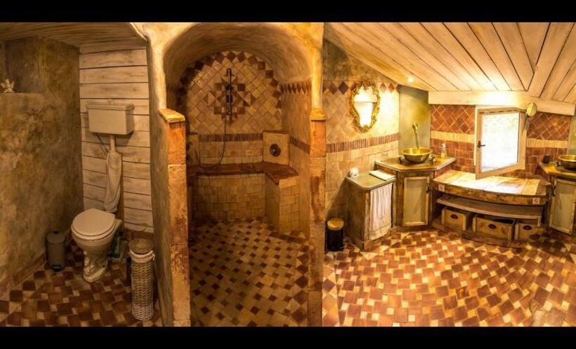 テラス付きスタンダードルーム, La Medievale Du Luberon