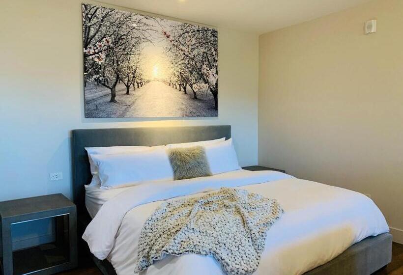 Люкс Кровать Кинг, R Inn Napa